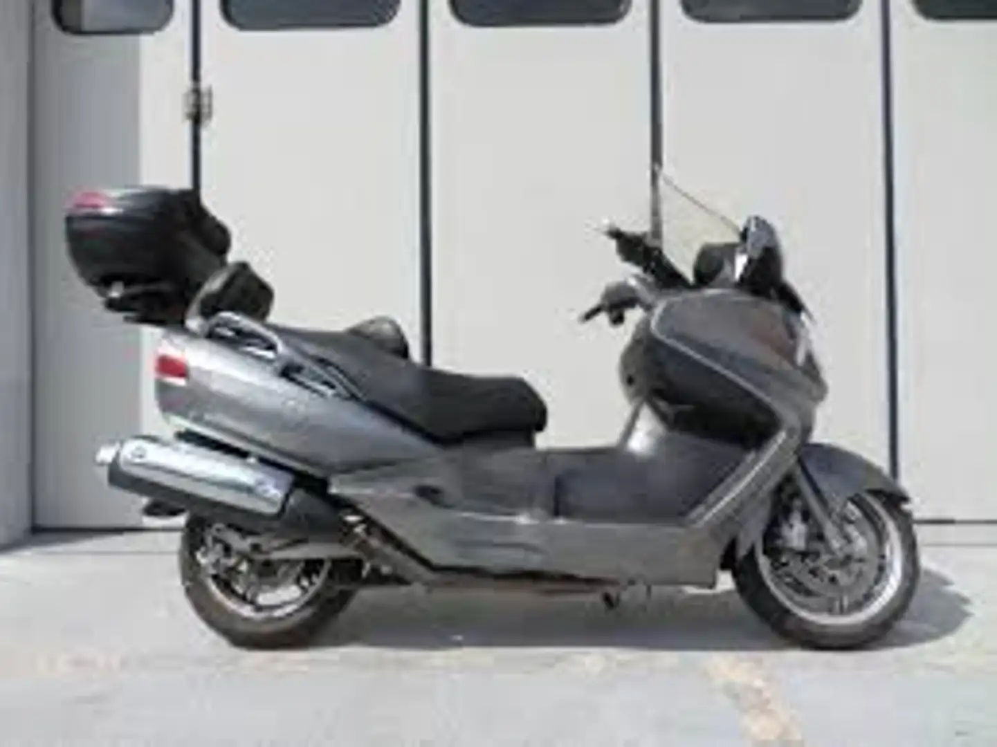 Suzuki Burgman 650 executive Fekete - 1