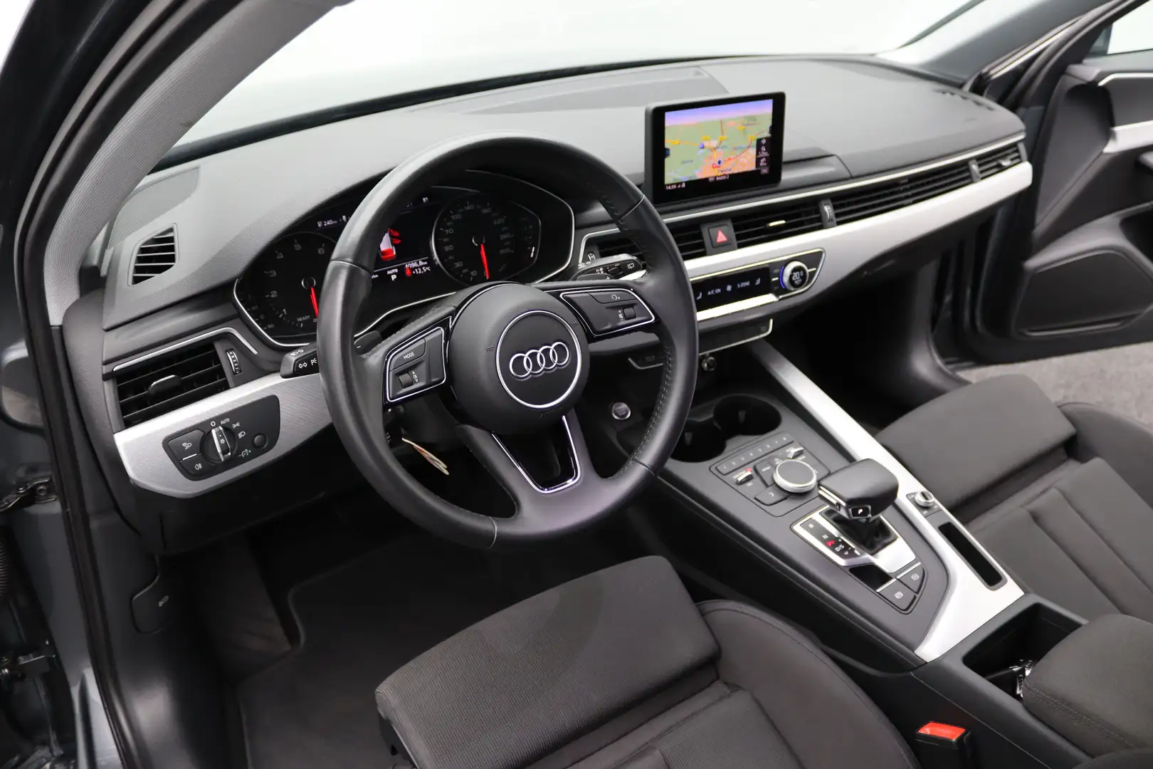 Audi A4 Avant 35 TFSI Sport Lease Edition | 18 inch LM | A Grau - 2