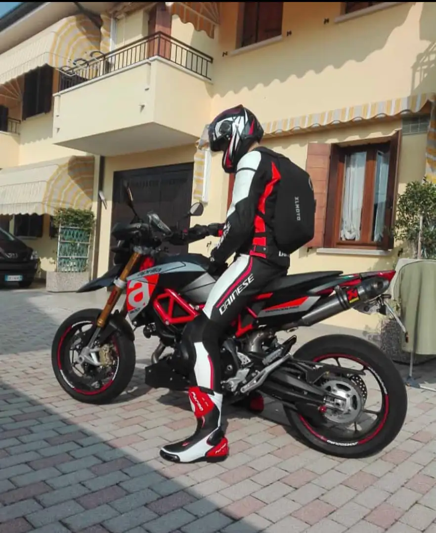 Aprilia Dorsoduro 900 - 1