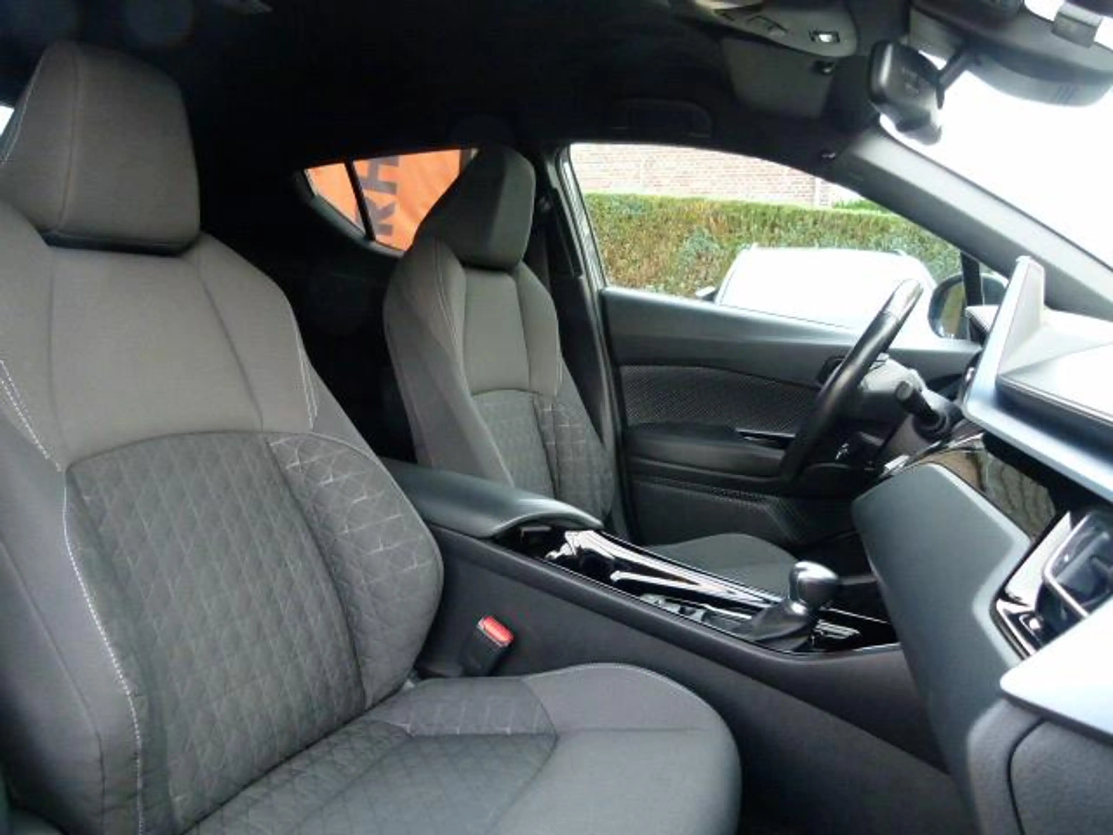 Toyota C-HR 1.8 Hybrid Business Plus, CARPLAY/CLIMA/LMV — photo 8