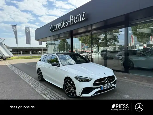 Mercedes-Benz C 200 4M T AMG+AHK+PANO+360°+HANDS FREE+19"+MEM+