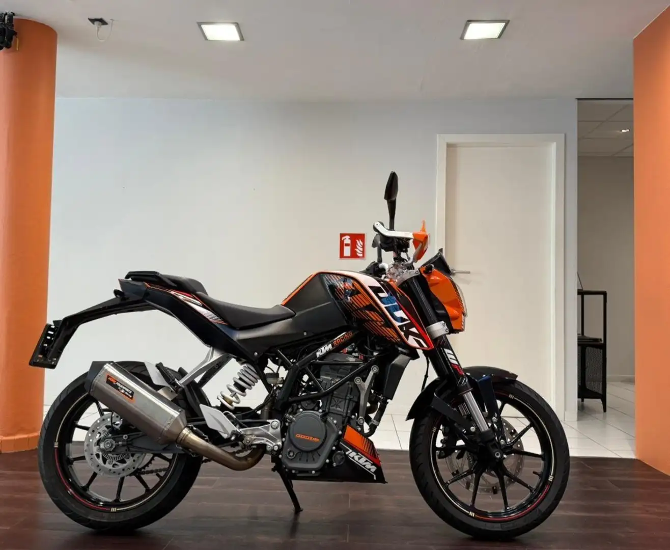 KTM 125 Duke - 1