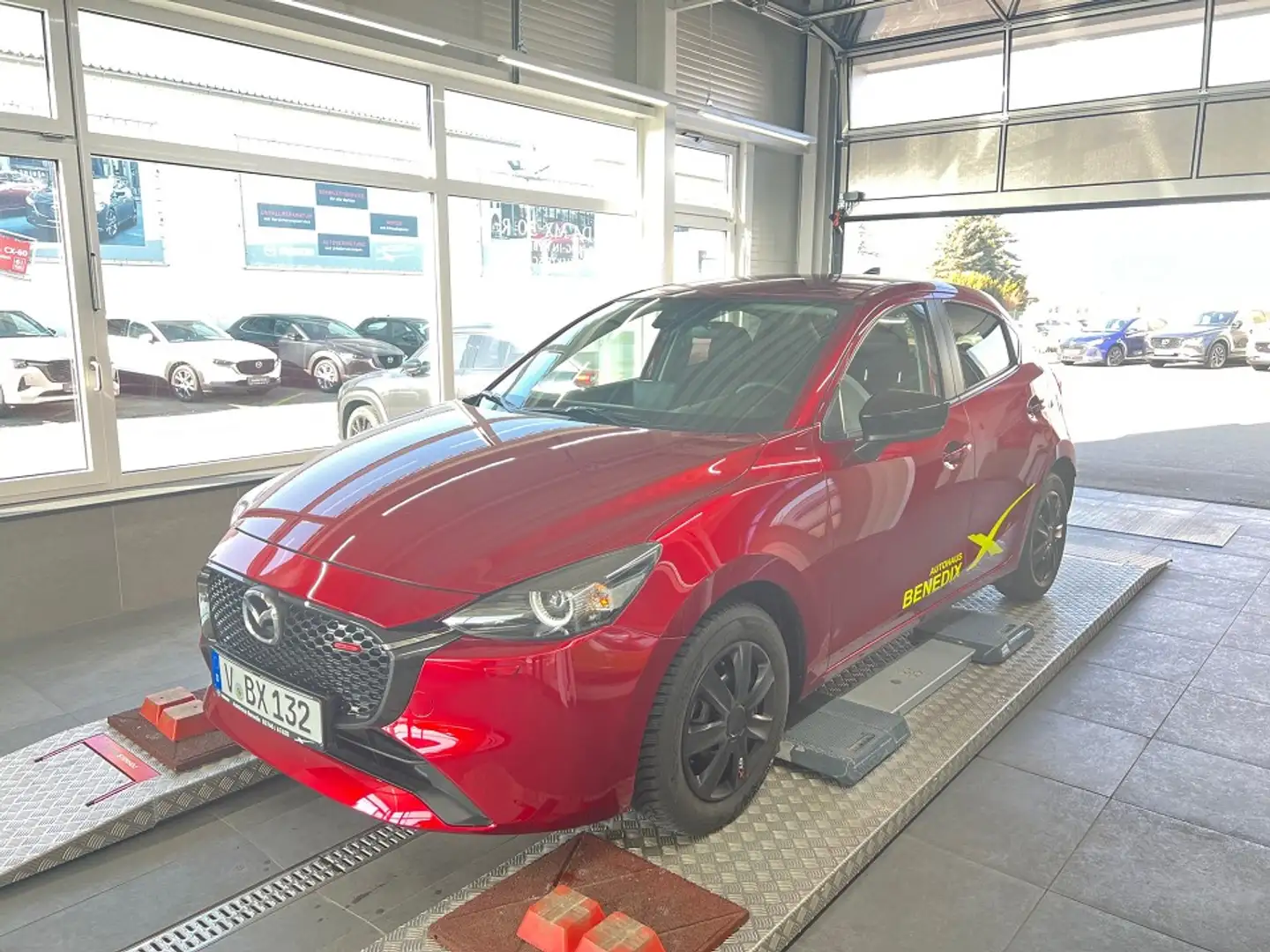 Mazda 2 1.5L SKYACTIV-G 90ps 6AT HOMURA Rot - 1