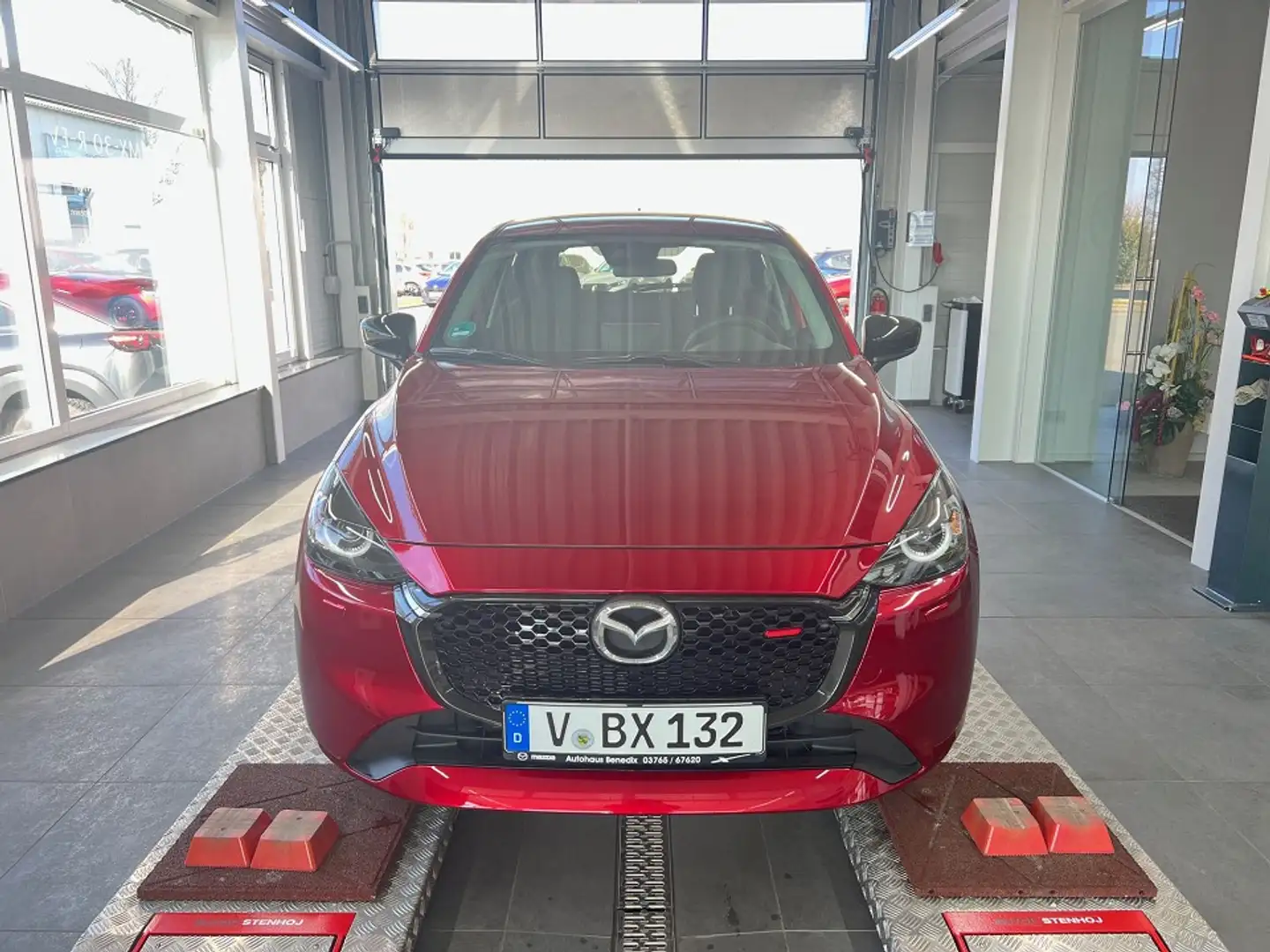 Mazda 2 1.5L SKYACTIV-G 90ps 6AT HOMURA Rot - 2