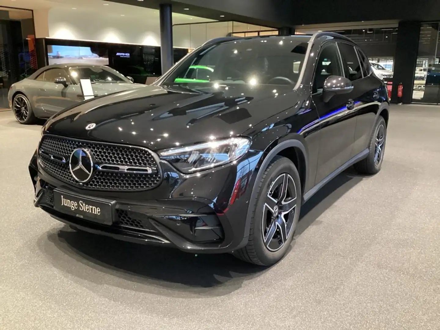 Mercedes-Benz GLC 220 d 4M AMG+AHK+Distronic+MBUX+Ambiente++++ Schwarz - 1