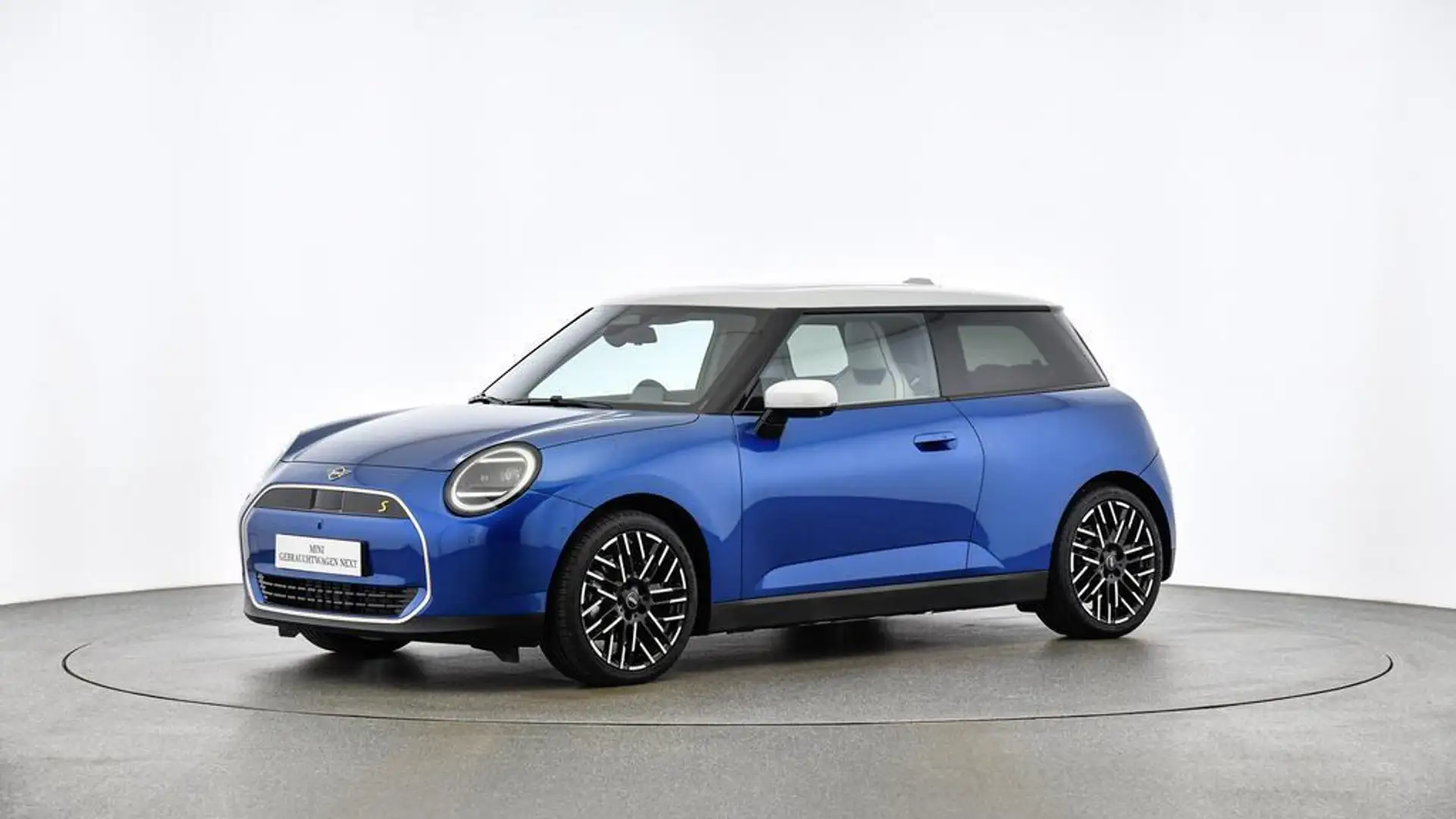 MINI Cooper SE Favoured Trim Blau - 1