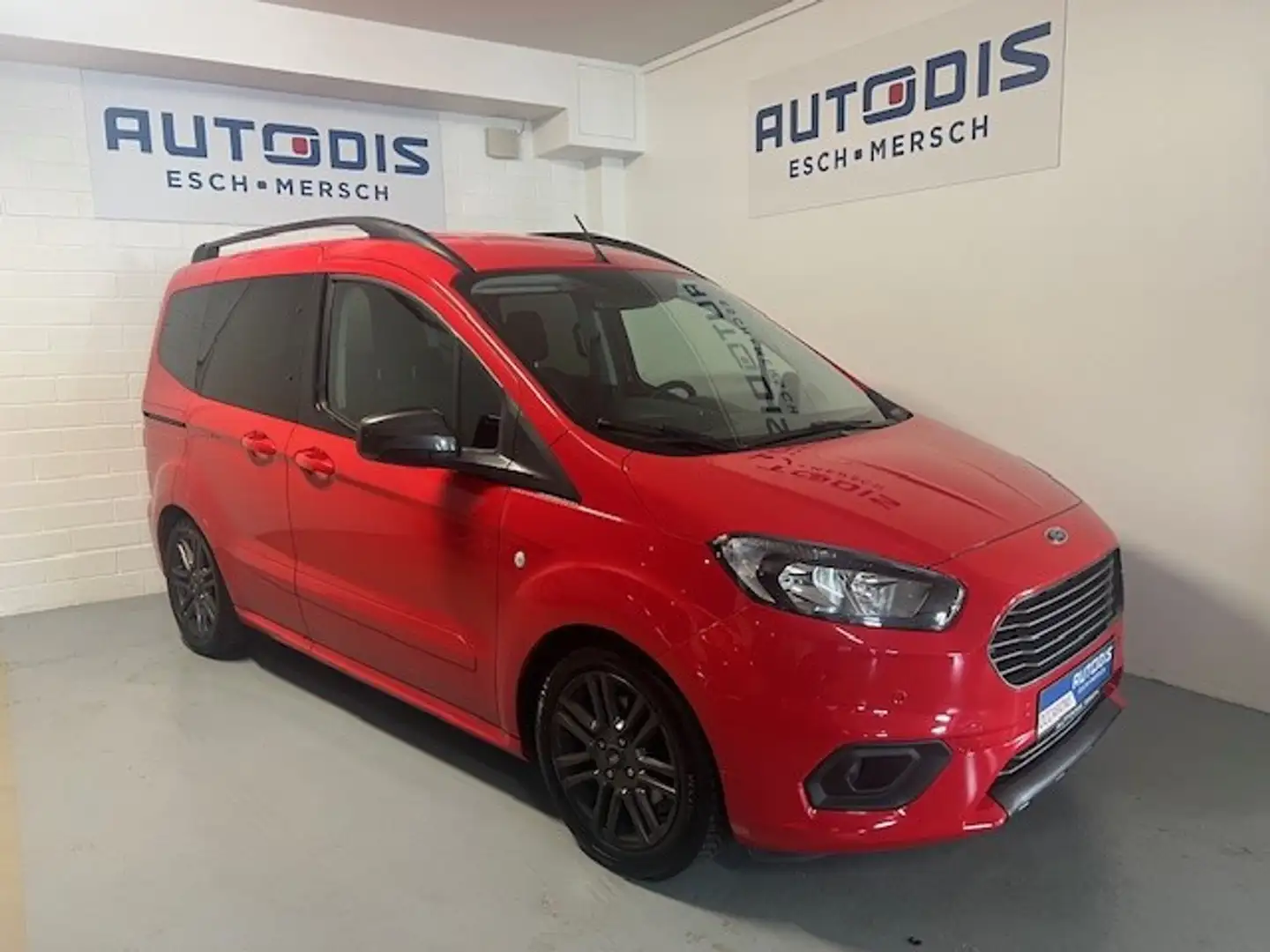 Ford Tourneo Courier 1.5 TDCI COURIER TITANIUM Kırmızı - 1