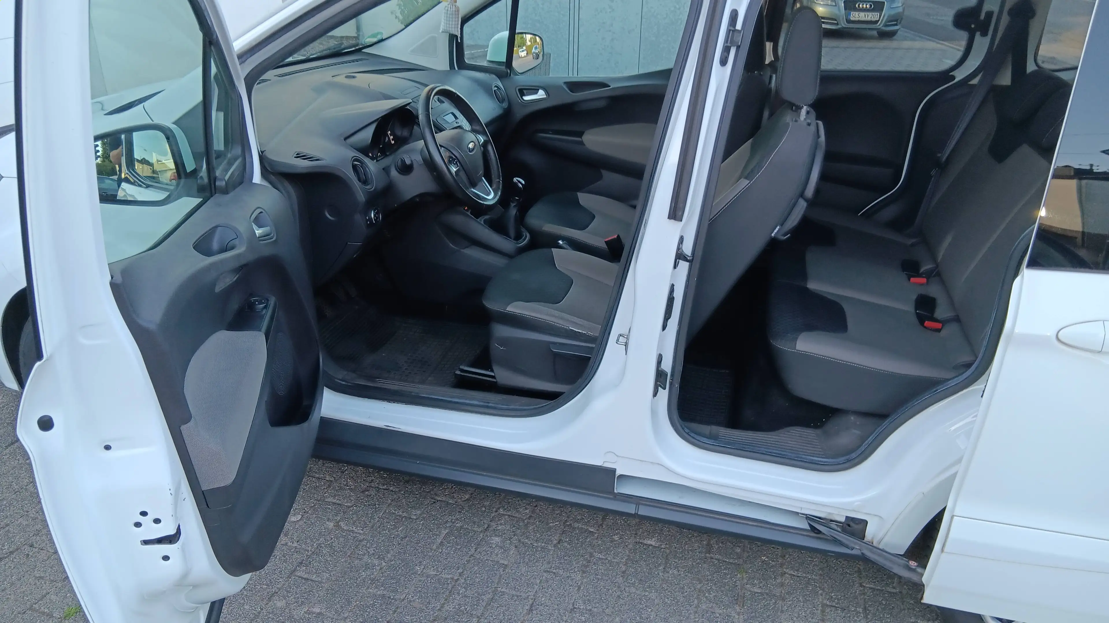 Ford Tourneo Courier Tourneo Courier 1.0 EcoBoost Trend — photo 8