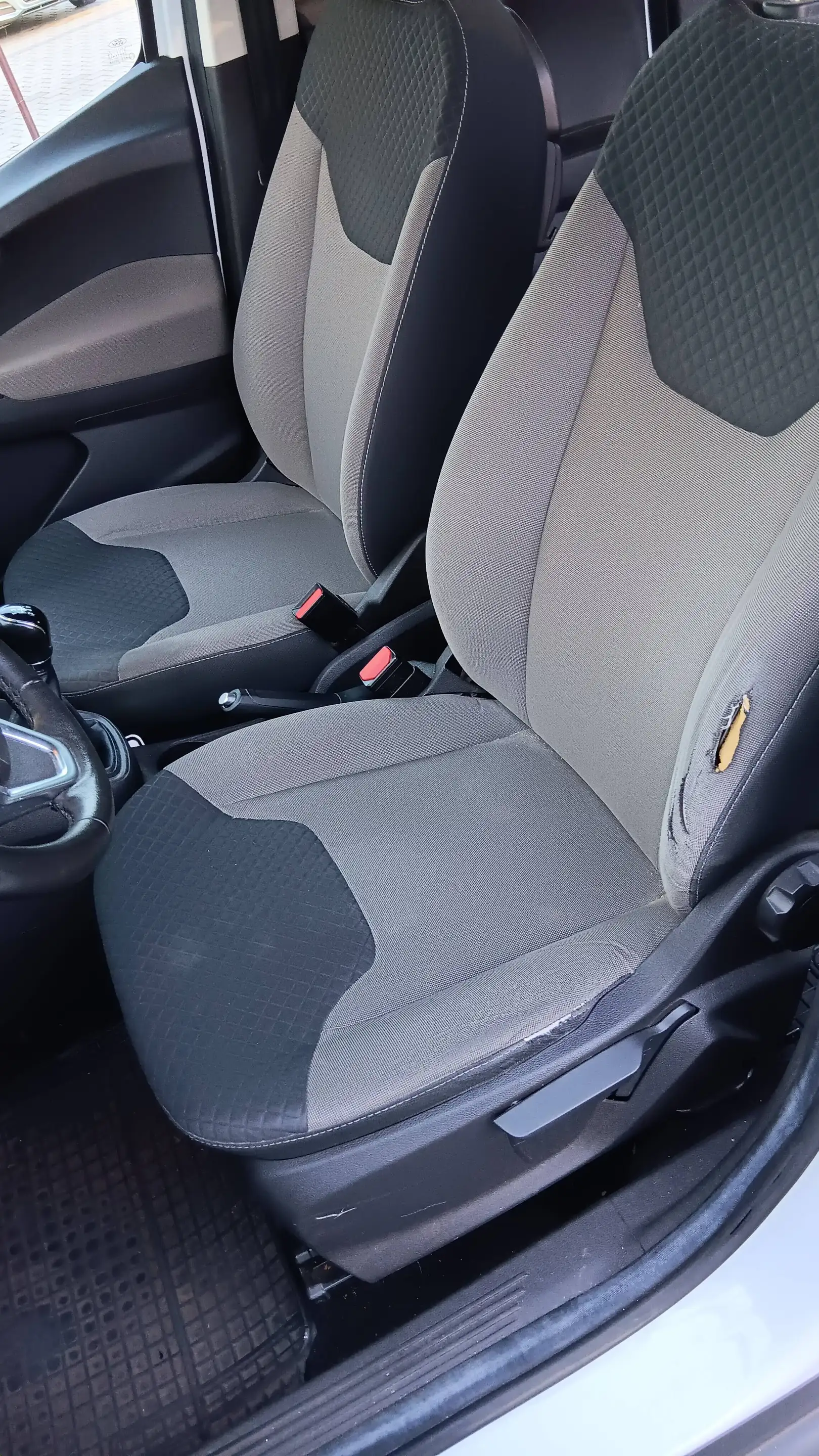 Ford Tourneo Courier Tourneo Courier 1.0 EcoBoost Trend — photo 9
