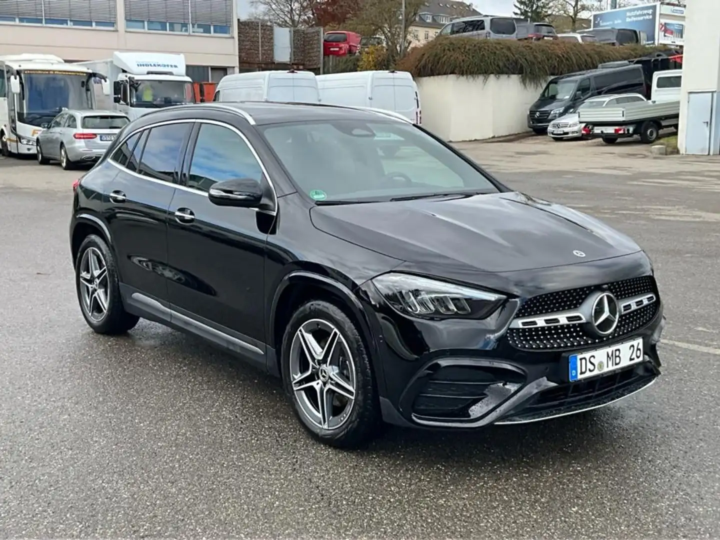 Mercedes-Benz GLA 220 d 4M +AMG+SHZ+AMBIENTE+PANO-DACH+AHK+PDC Schwarz - 2
