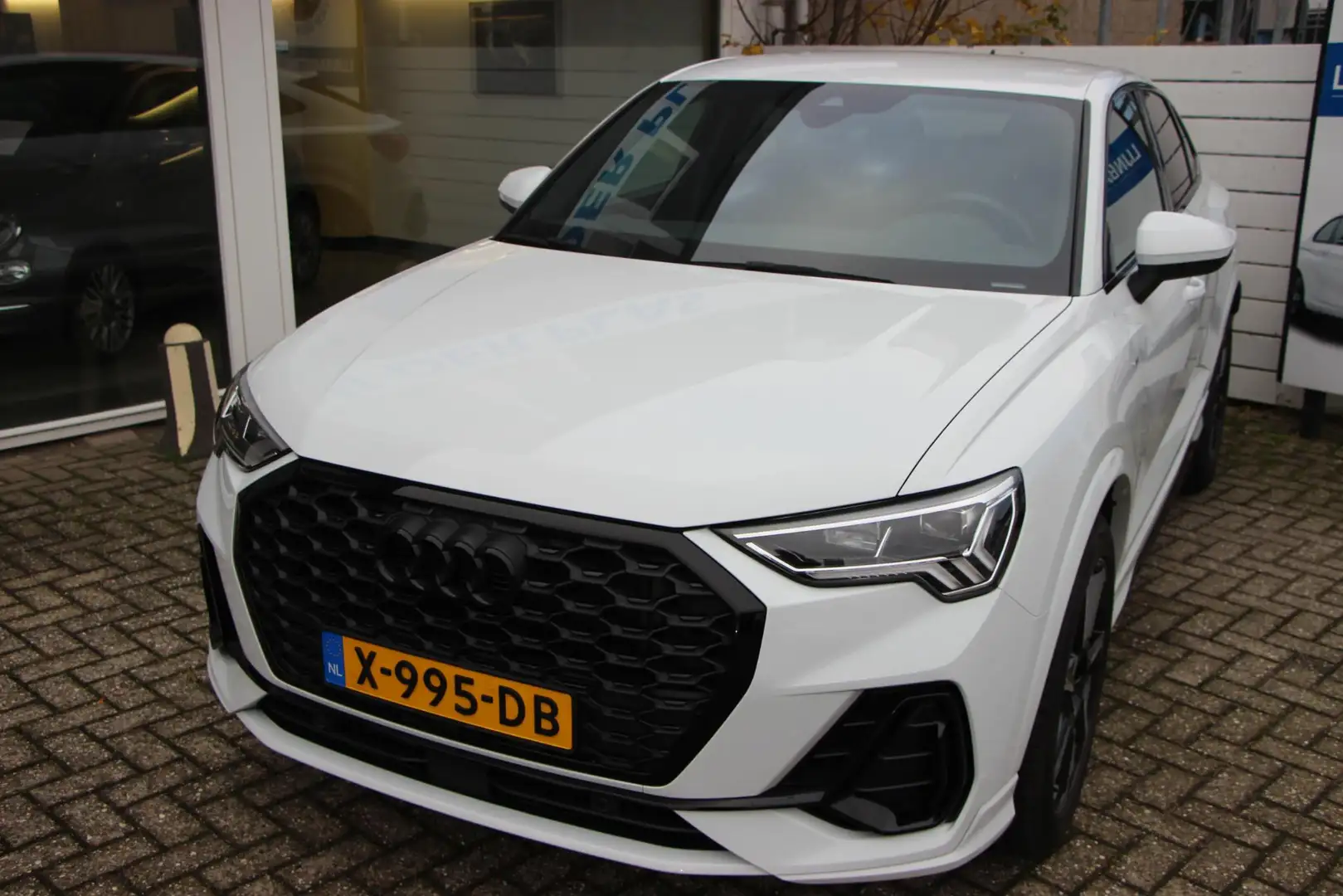 Audi Q3 Sportback 35 TFSI S Edition Blanc - 2
