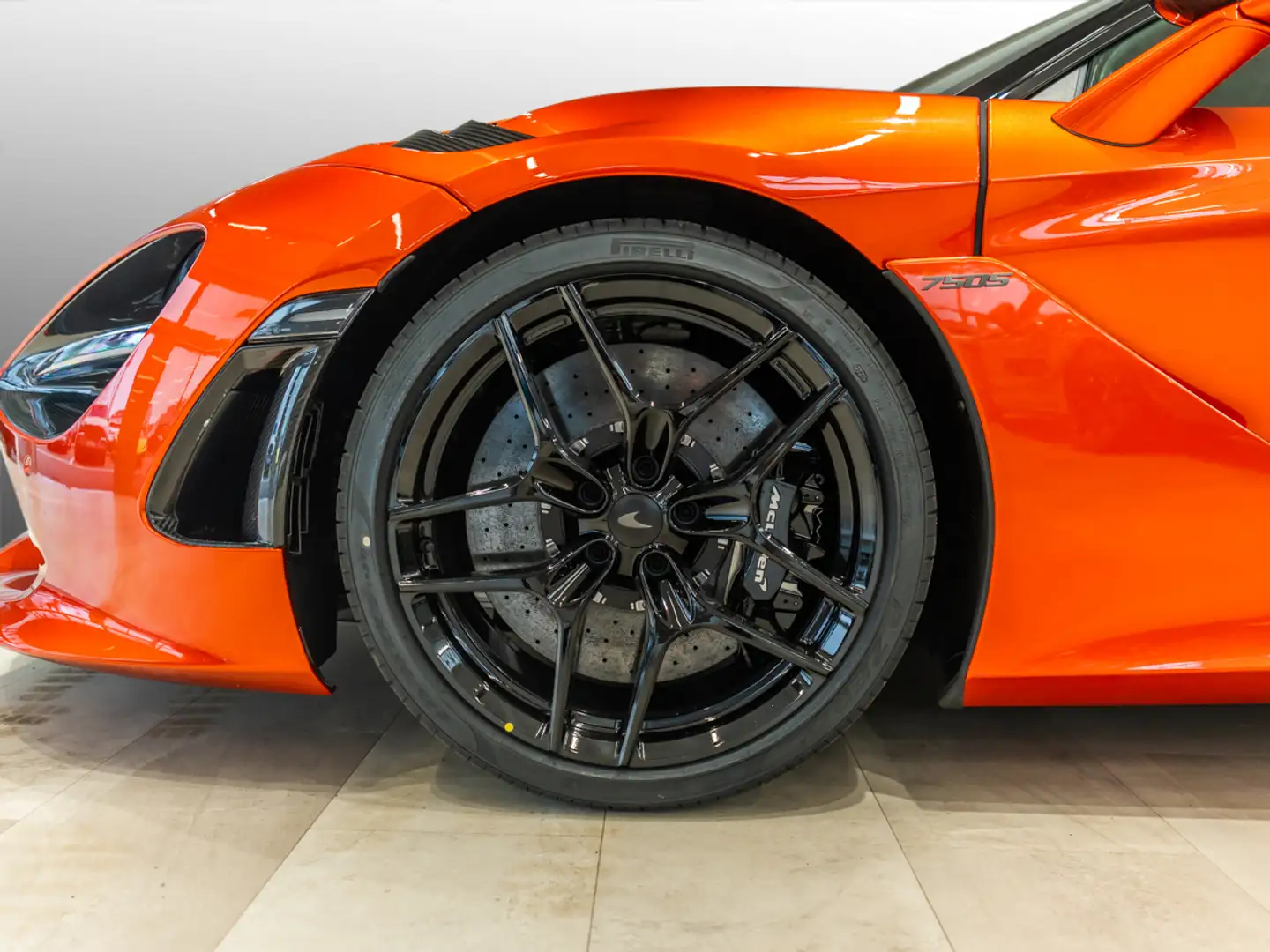 McLaren 750S B&W/MSO Volcano Orange/360°/Lift Orange - 2