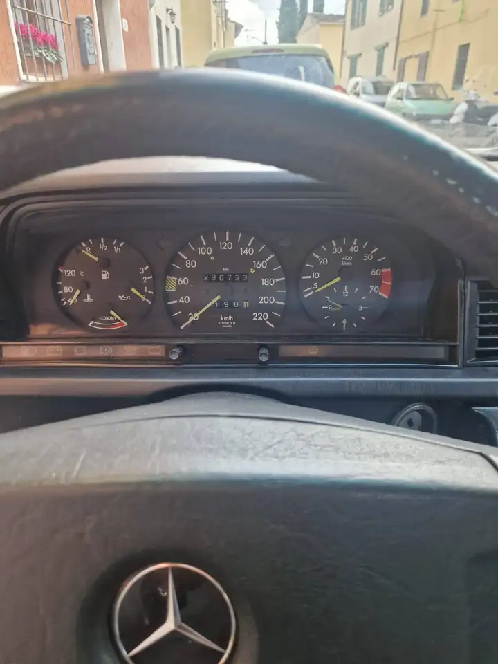 Mercedes-Benz 190 2.0 E 122cv, foto 5