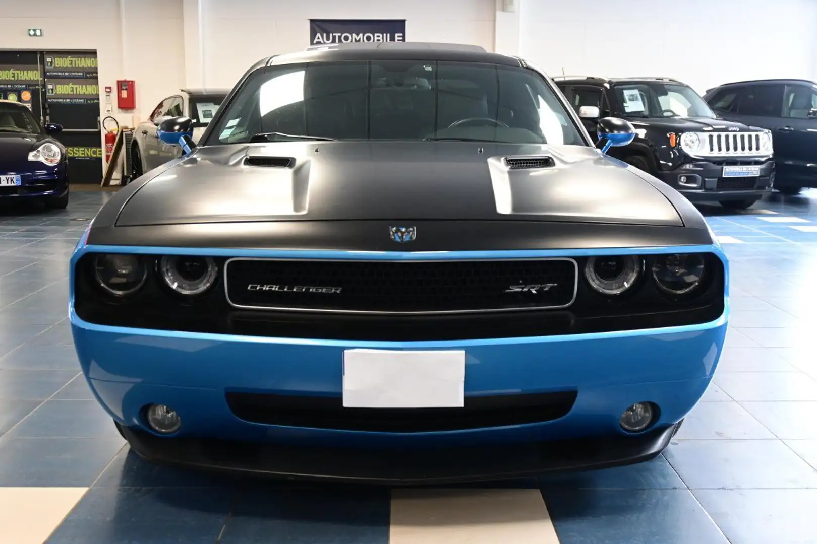 Dodge Challenger SRT8 6.1 431cv Bleu - 2