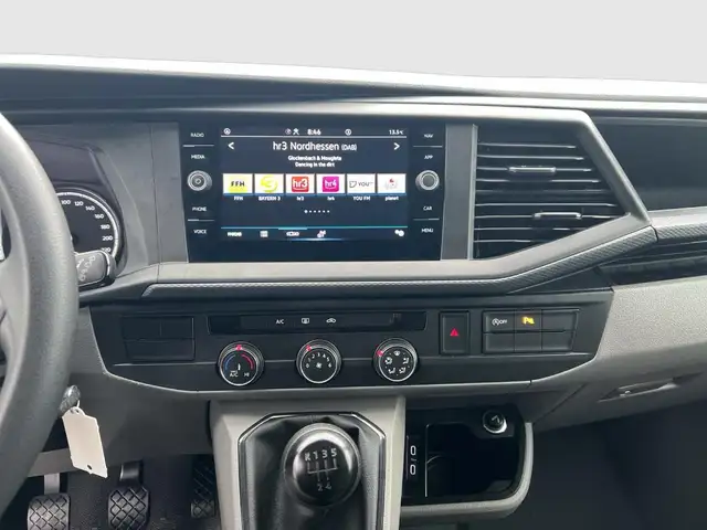 Volkswagen Transporter view 19