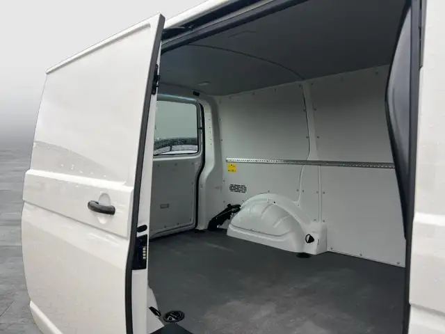 Volkswagen Transporter view 12