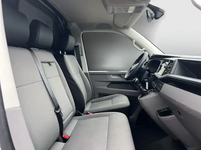 Volkswagen Transporter view 13