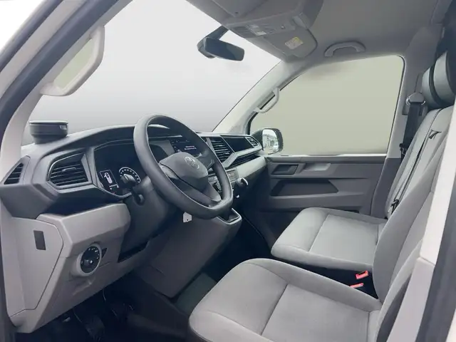 Volkswagen Transporter view 9