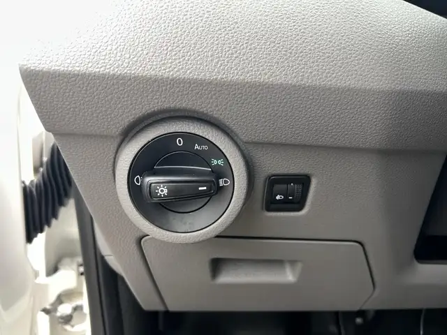 Volkswagen Transporter view 20