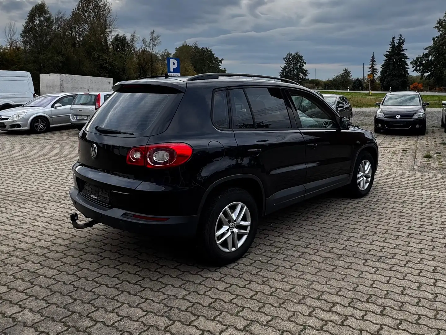 Volkswagen Tiguan Trend Allrad Schwarz - 2