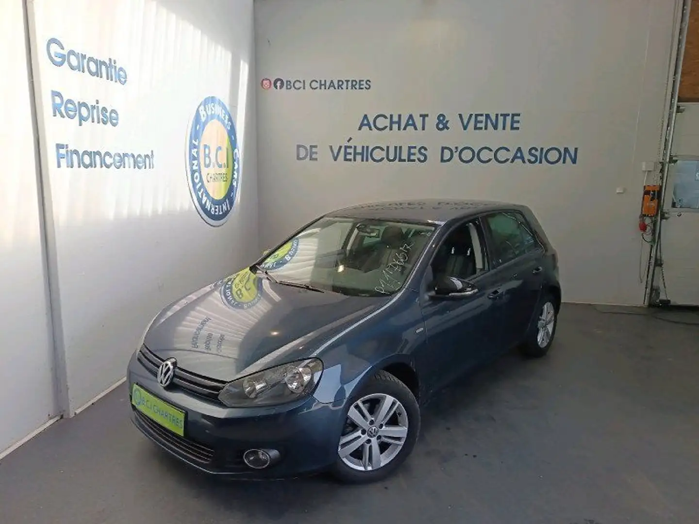 Volkswagen Golf VI 1.6 TDI 105CH BLUEMOTION FAP MATCH 5P Bleu - 1