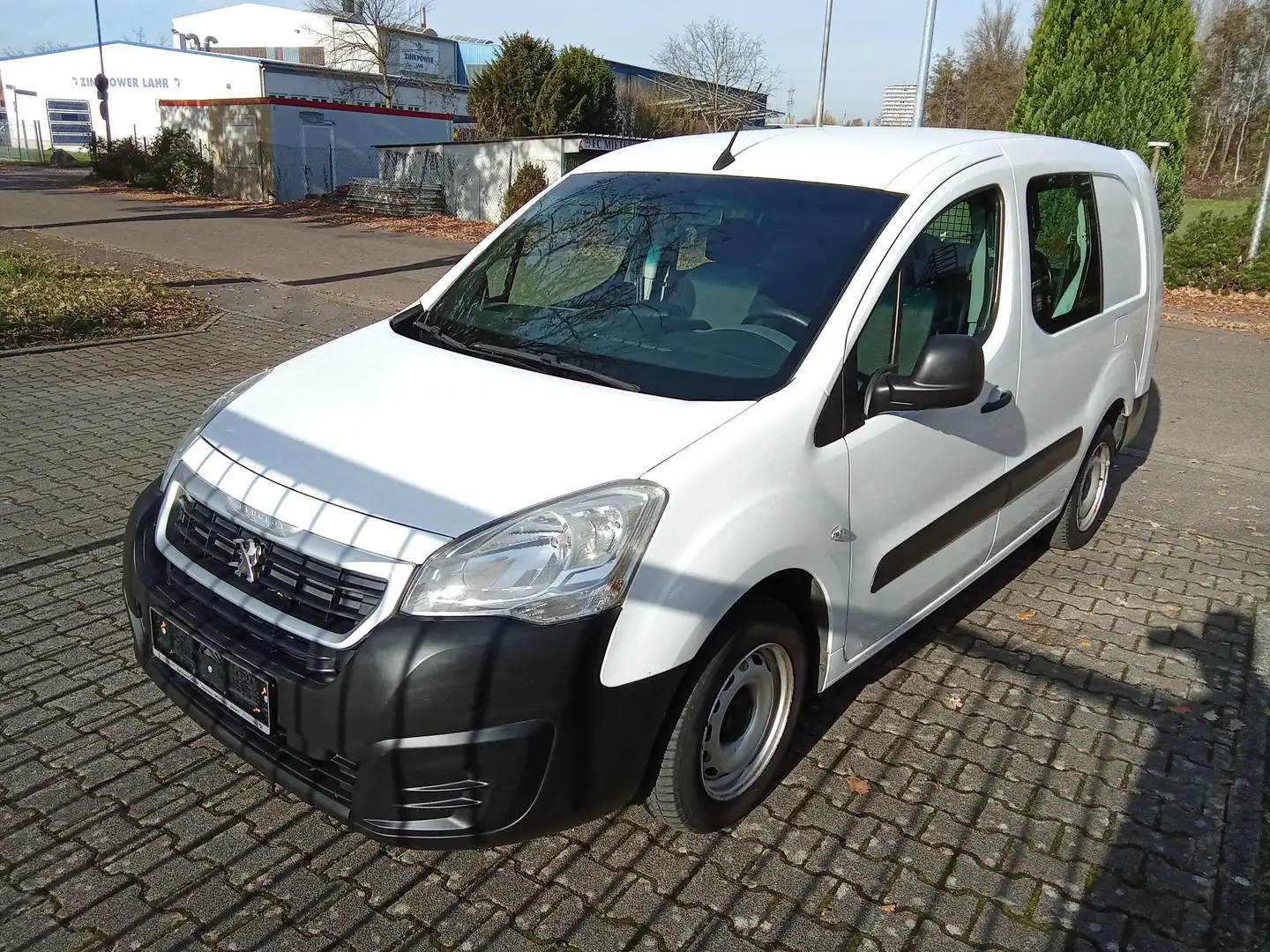Peugeot Partner Pro L2 Doppelkabine Weiß - 1