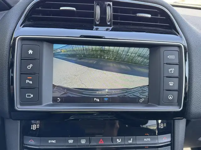 Jaguar F-Pace view 11