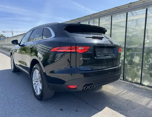 Jaguar F-Pace view 3