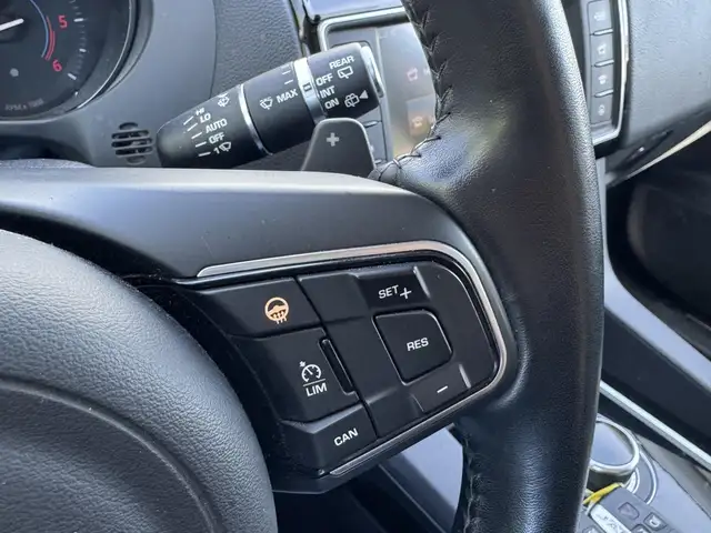 Jaguar F-Pace view 13