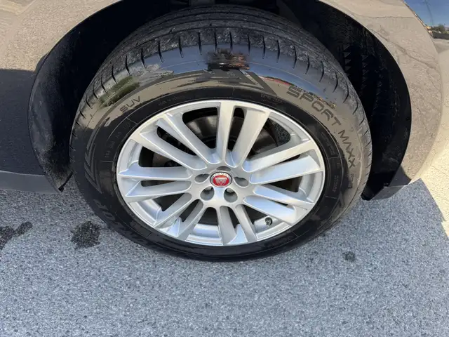 Jaguar F-Pace view 18