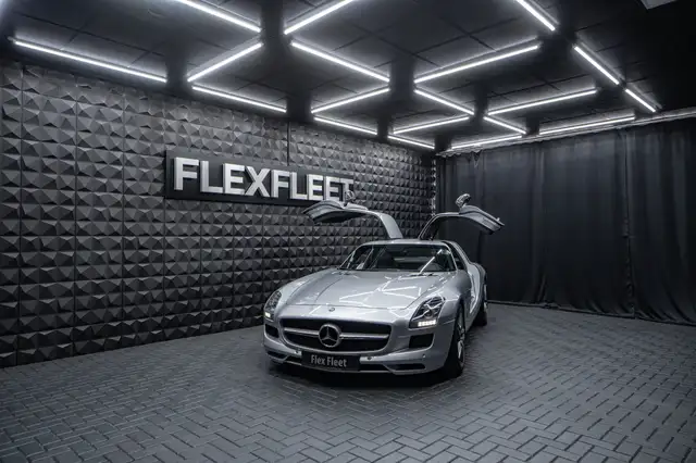 Mercedes-Benz SLS