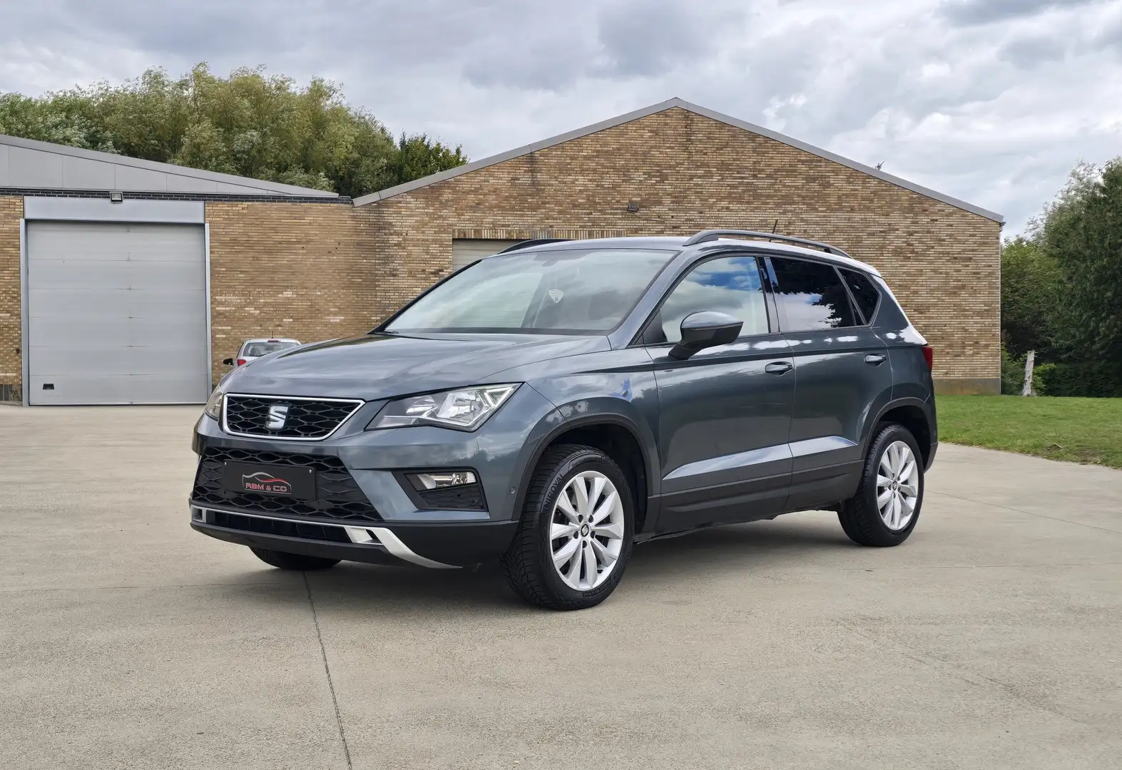 SEAT Ateca 1.6 TDI ** KeyLess ** Park Pilot ** Garantie 12M Gris - 2