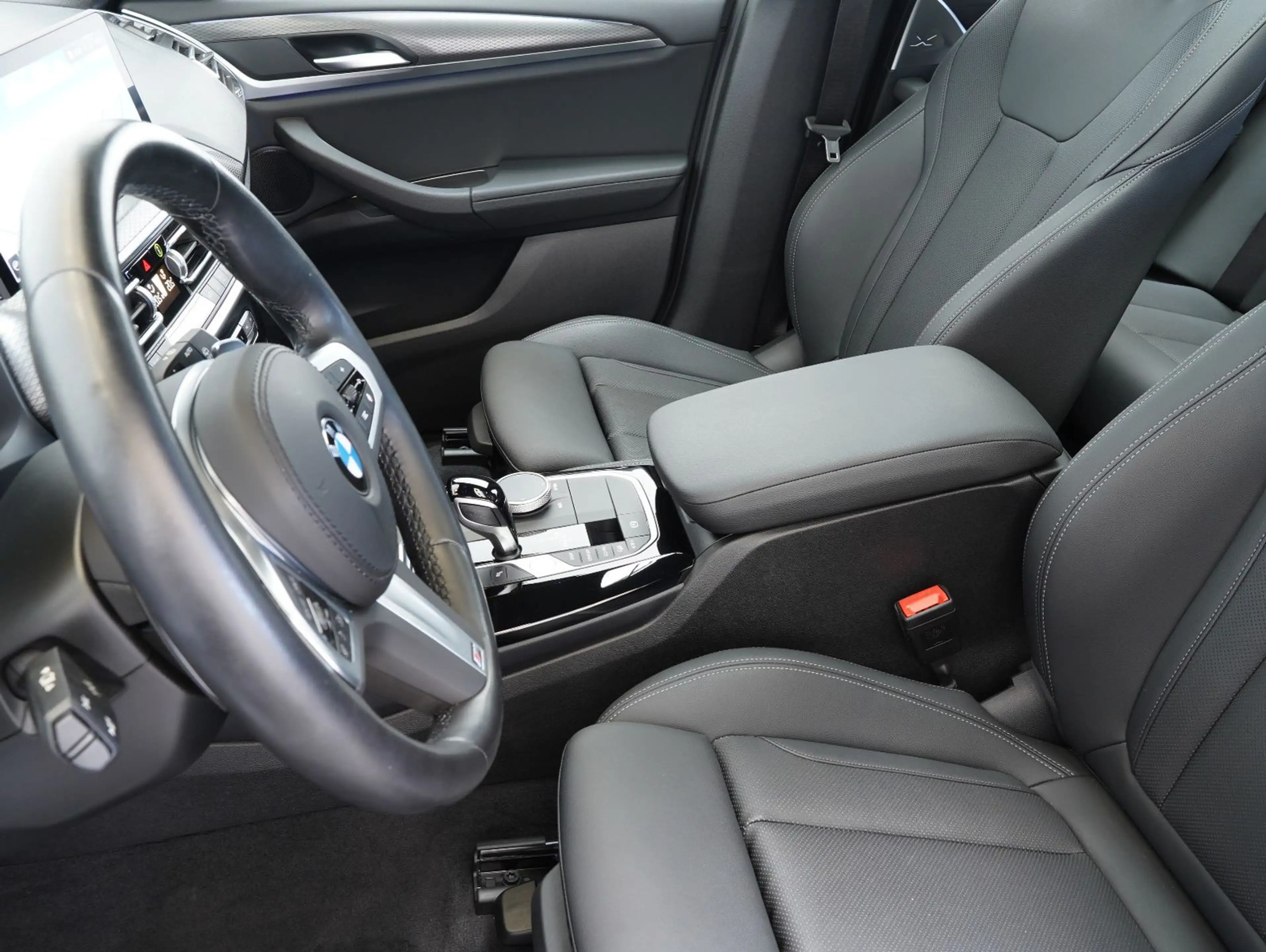BMW X3 xDrive 20 i M Sport SHADOW/PANORAMA/AHK — photo 7
