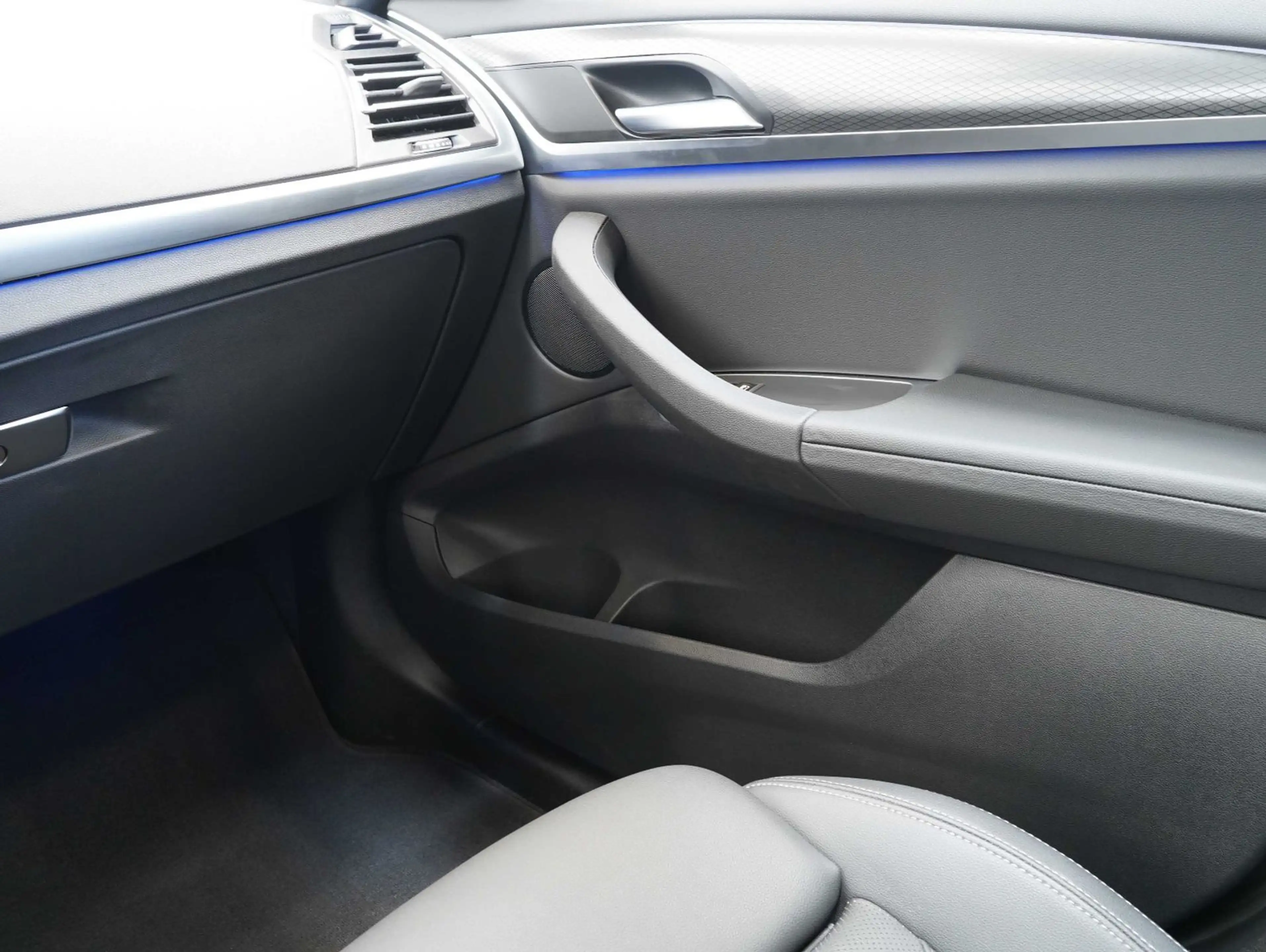 BMW X3 xDrive 20 i M Sport SHADOW/PANORAMA/AHK — photo 11