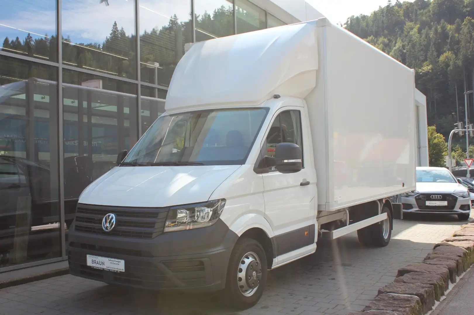 Volkswagen Crafter Koffer 50 lang RWD mit Aufstiegstreppe Weiß - 1