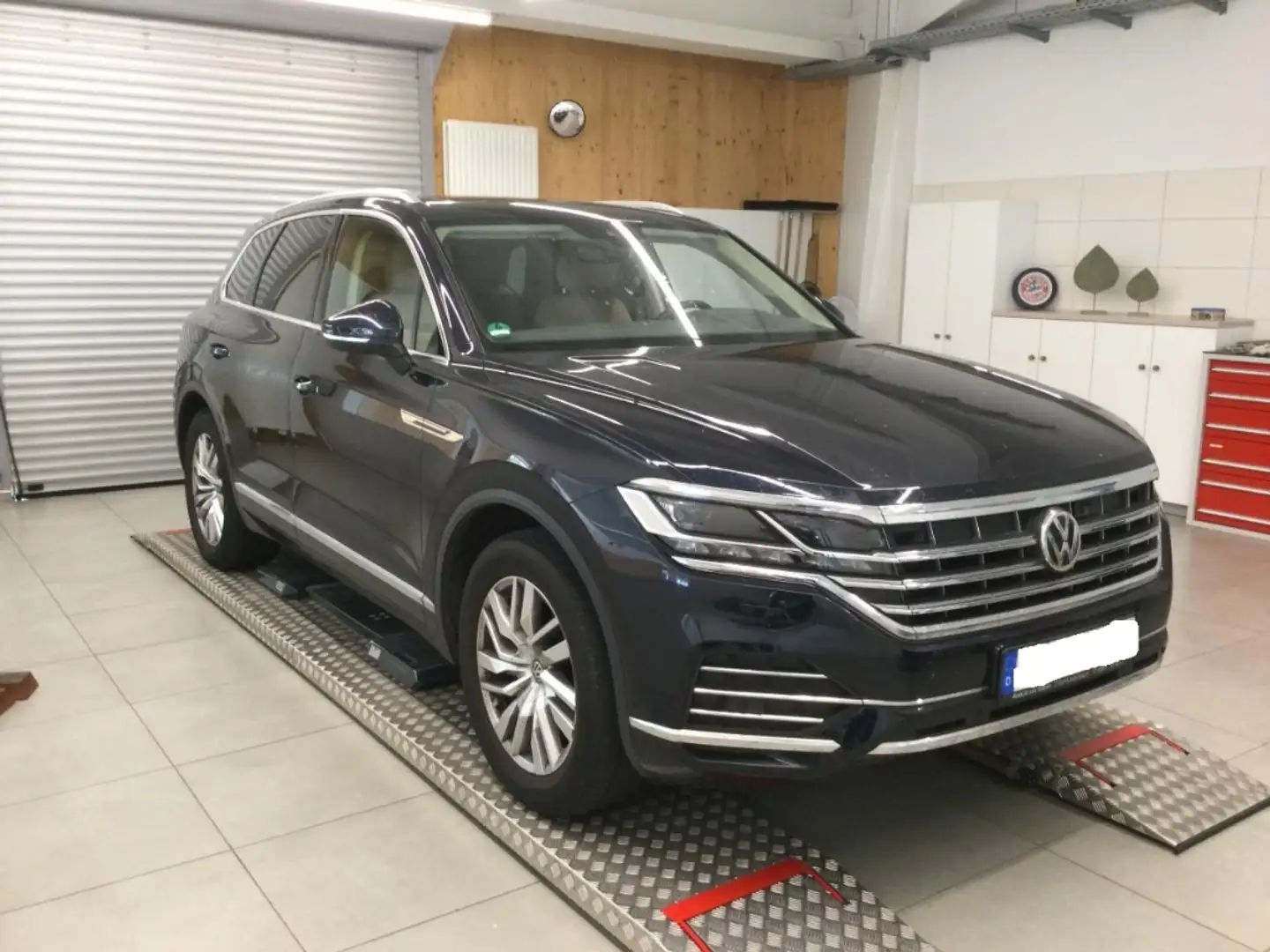 Volkswagen Touareg Atmosphere 4M AHK PANNO MATRIX LUFT DYNAUDIO HUD L Niebieski - 2