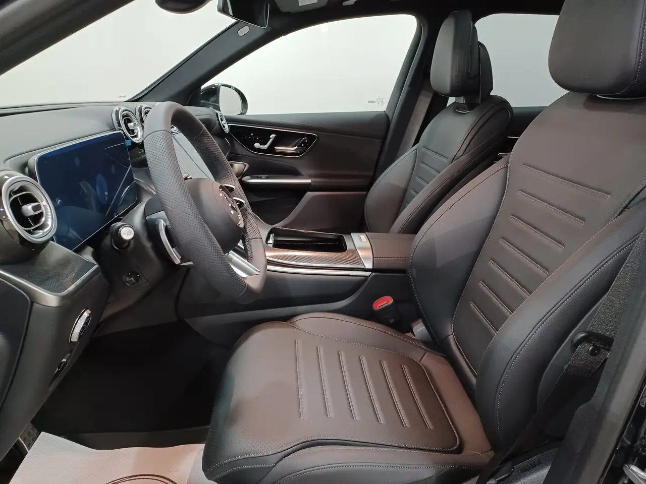 Mercedes-Benz GLC снимка Mercedes-Benz GLC