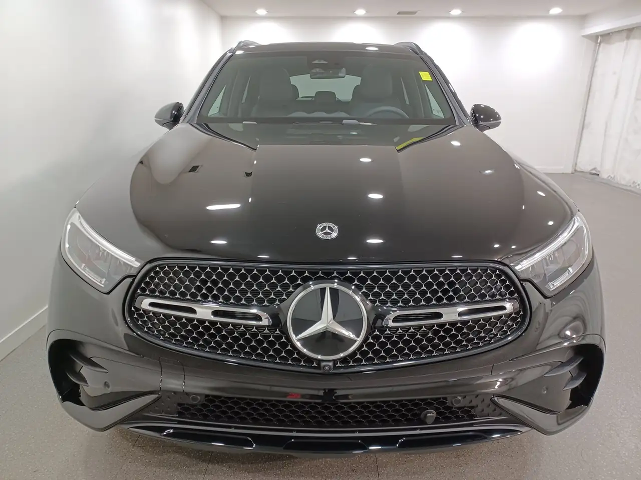 Mercedes-Benz GLC снимка Mercedes-Benz GLC