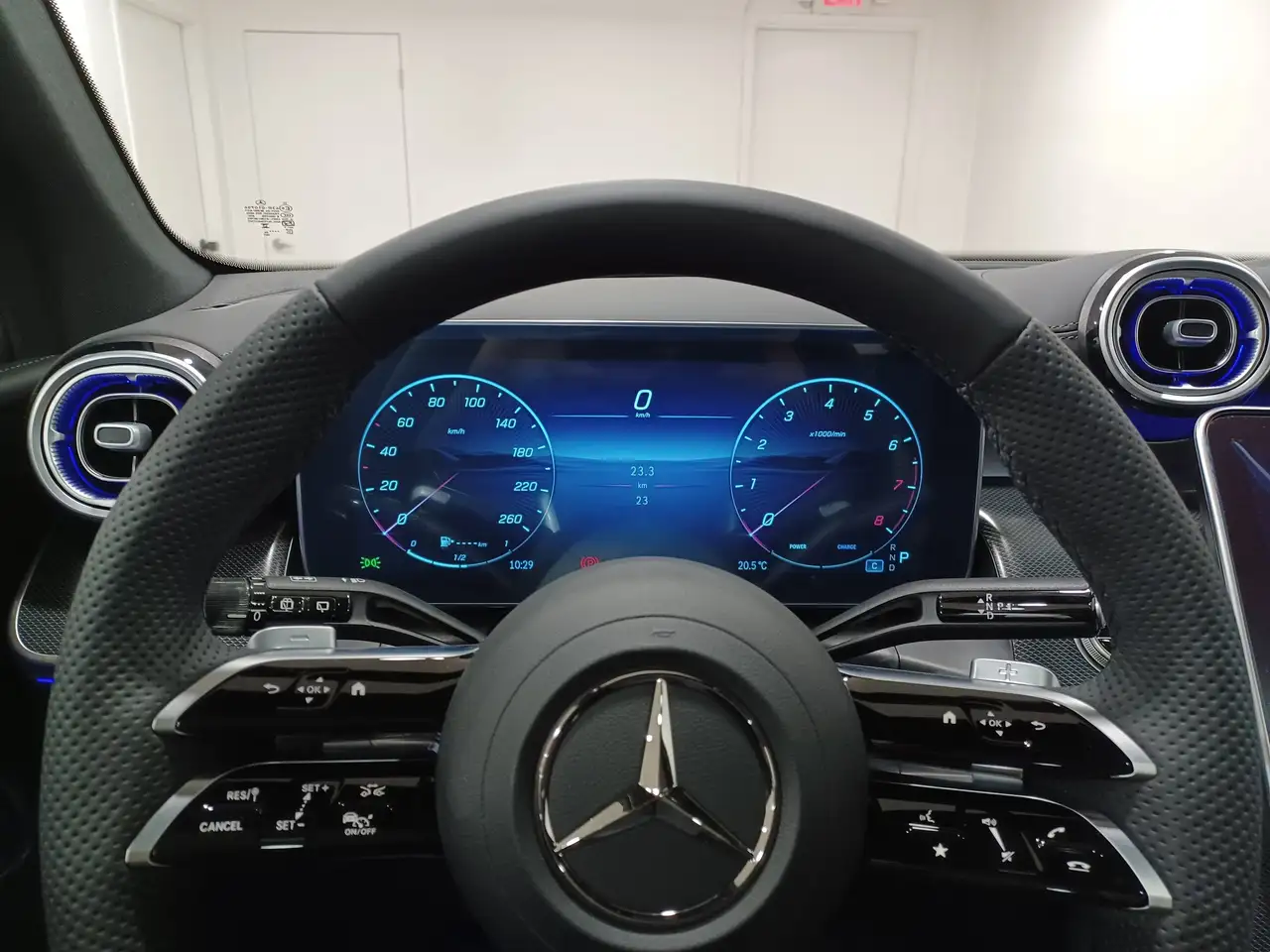 Mercedes-Benz GLC снимка Mercedes-Benz GLC