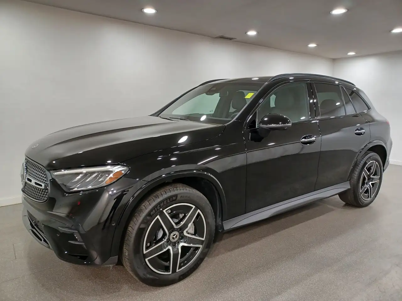 Mercedes-Benz GLC снимка Mercedes-Benz GLC