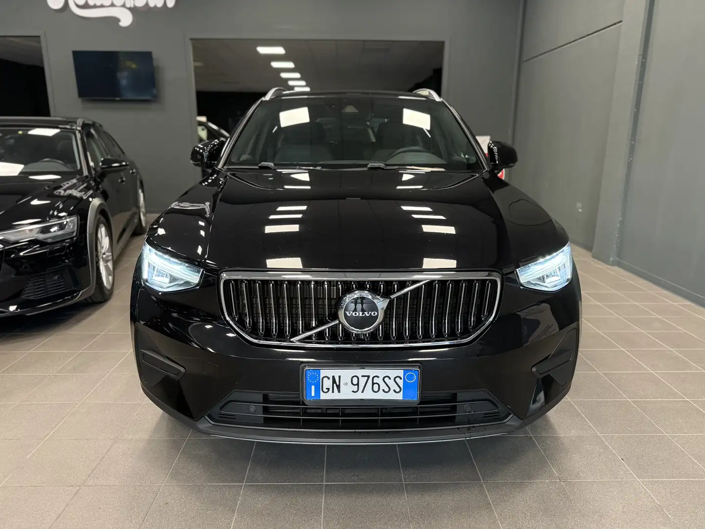 Volvo XC40 1.5 t4 recharge phev Core auto Schwarz - 2