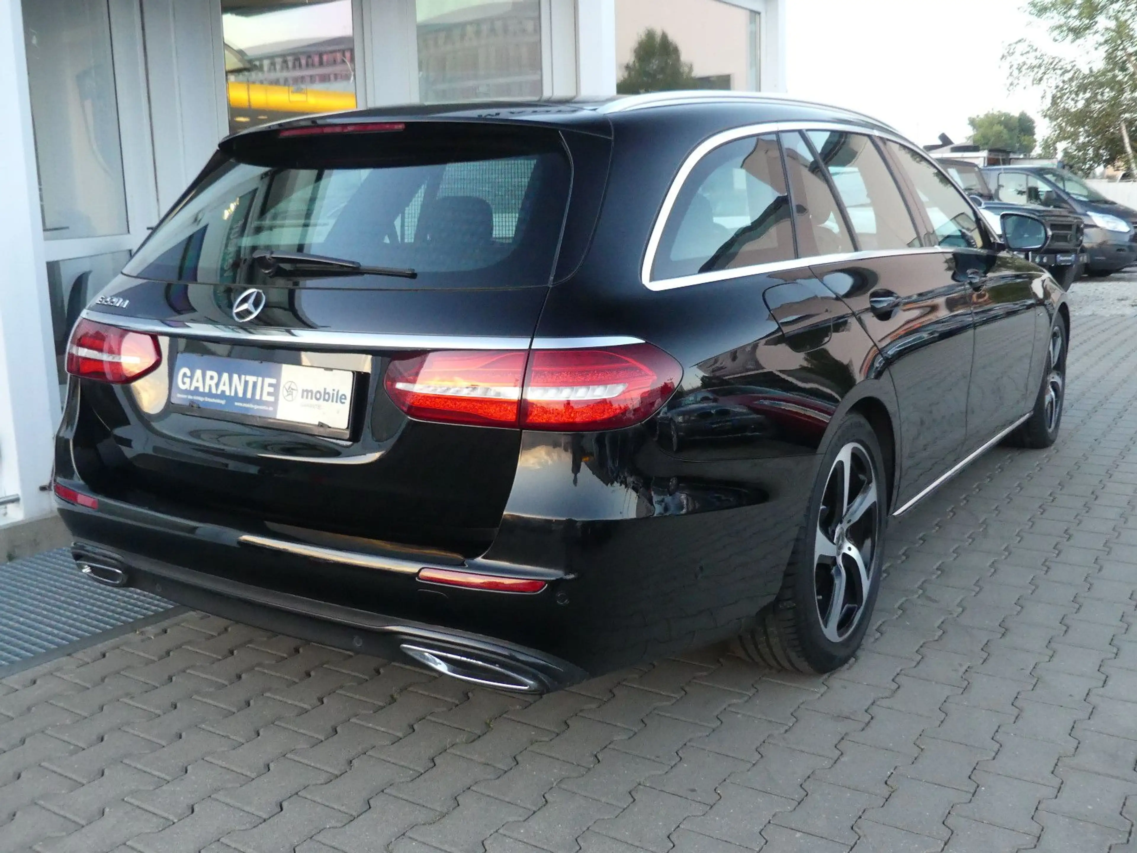 Mercedes-Benz E 220 D Avantgarde Sport Style LED Kam. Navi. — photo 5