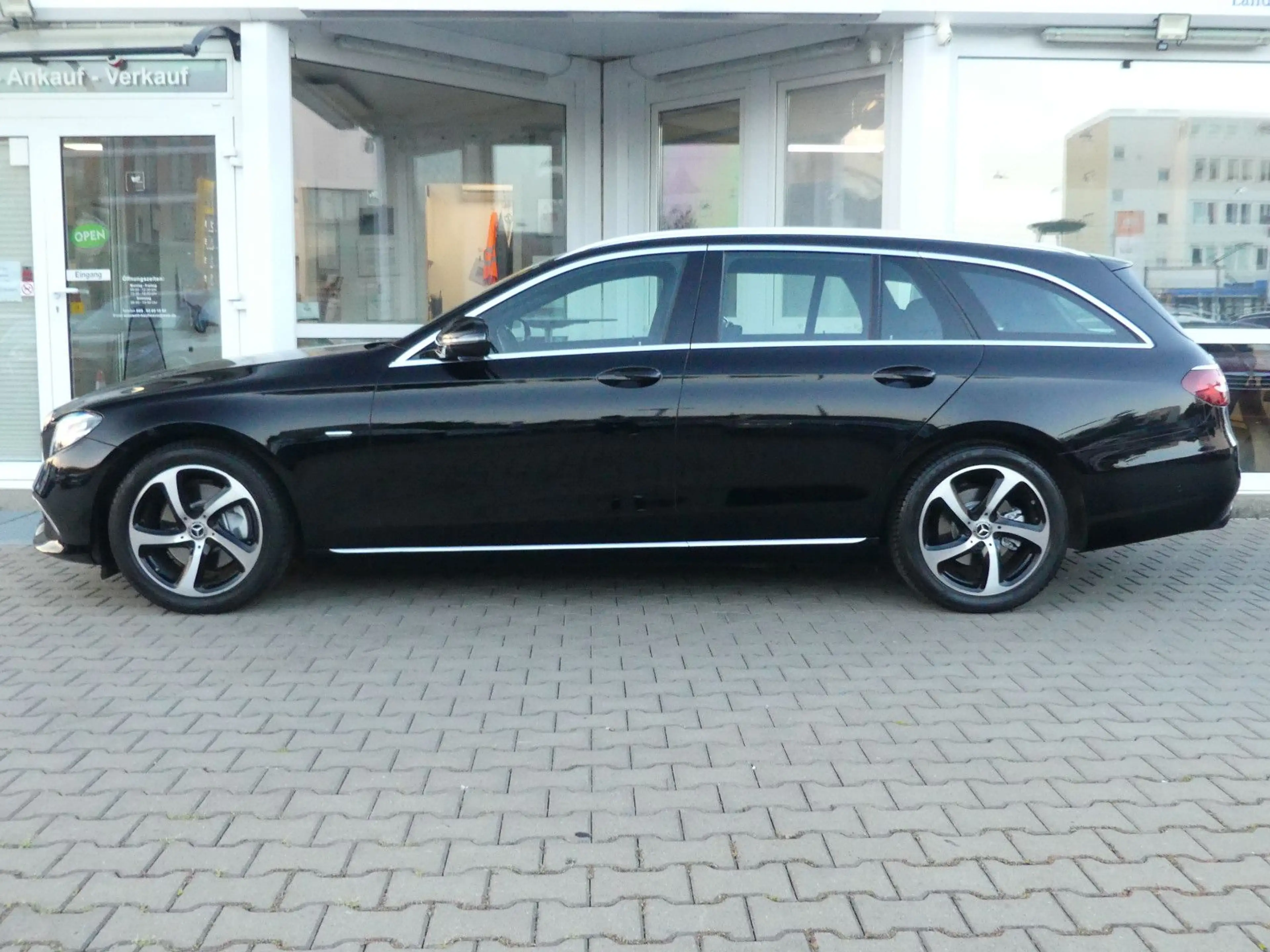 Mercedes-Benz E 220 D Avantgarde Sport Style LED Kam. Navi. — photo 9