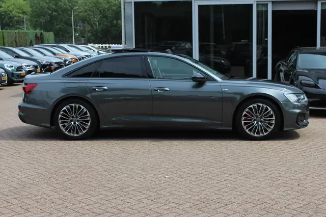 Audi A6 view 6