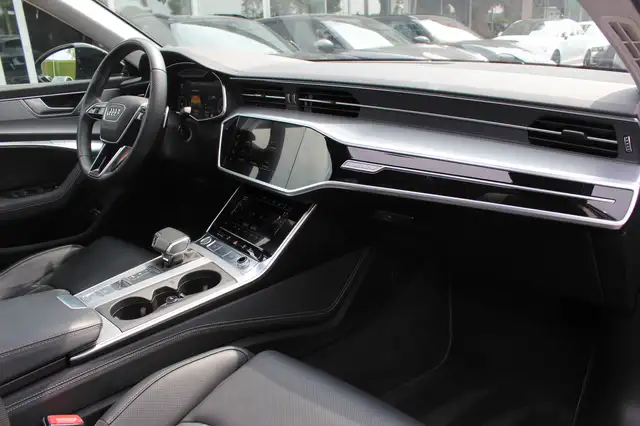 Audi A6 view 14
