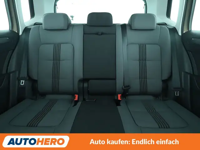 Volkswagen Golf Sportsvan view 15