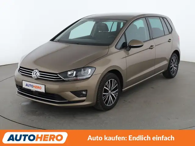 2016 Volkswagen Golf Sportsvan in Yellow for sale