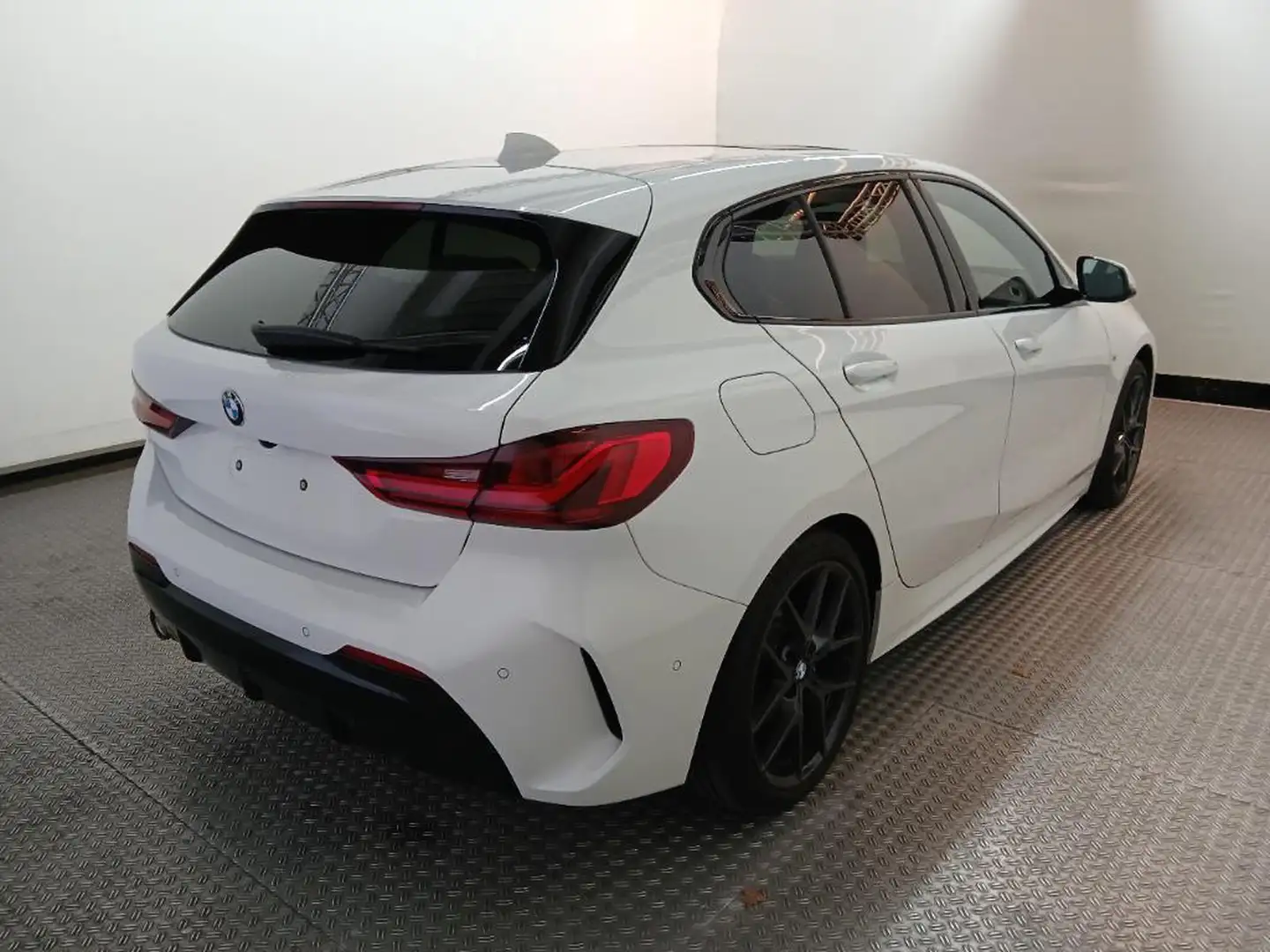 BMW 118 i M Sport HUD/PANO/PARKASSIST/H&K/CARPLAY/LED Weiß - 2