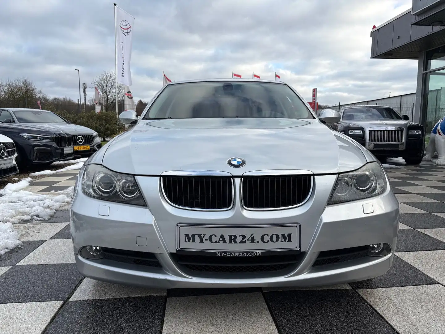 BMW 320 i Limousine E90 Automatik Silber - 2