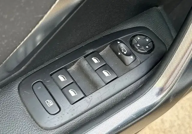 Peugeot 2008 view 27